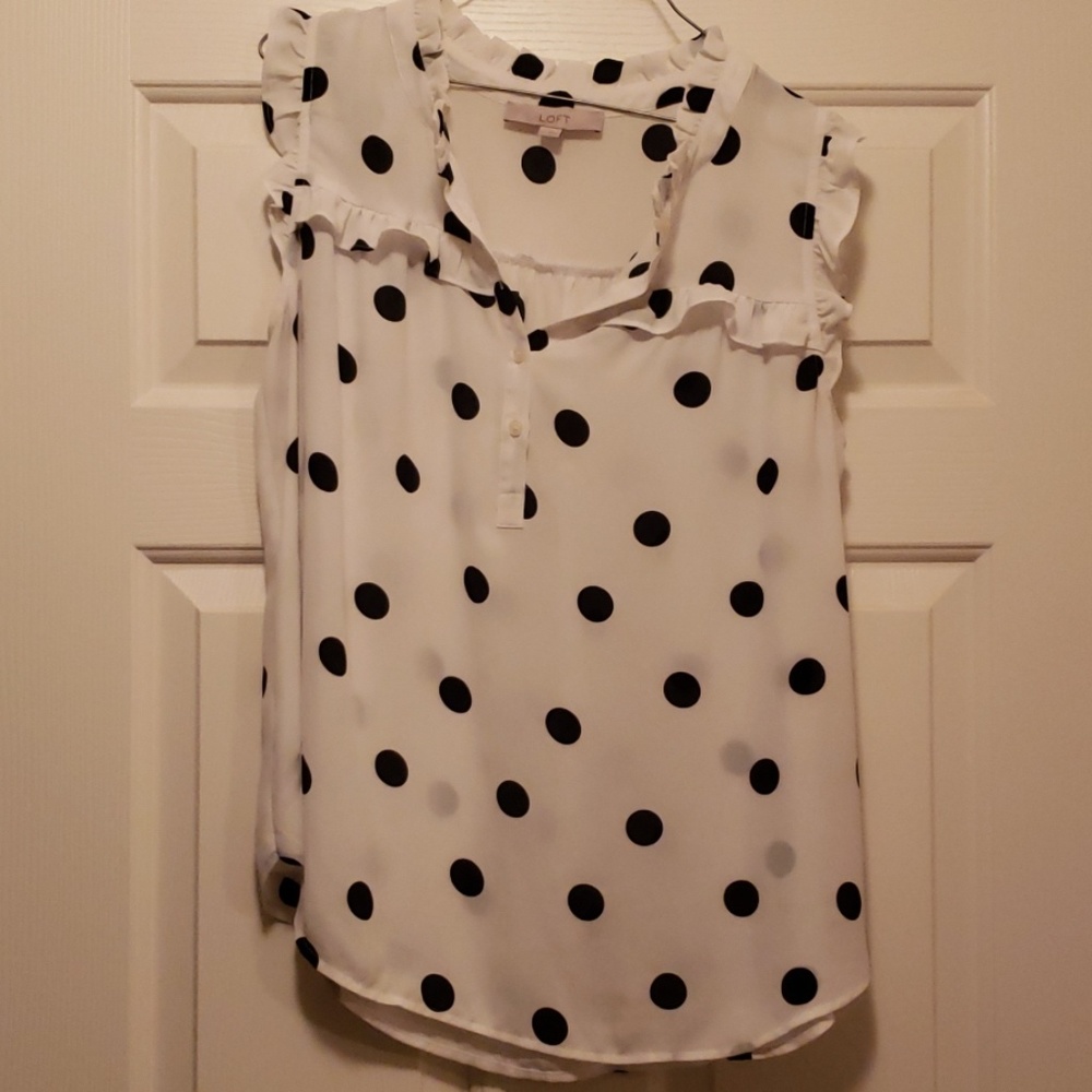 🌺 LOFT ruffle Henley 🌺